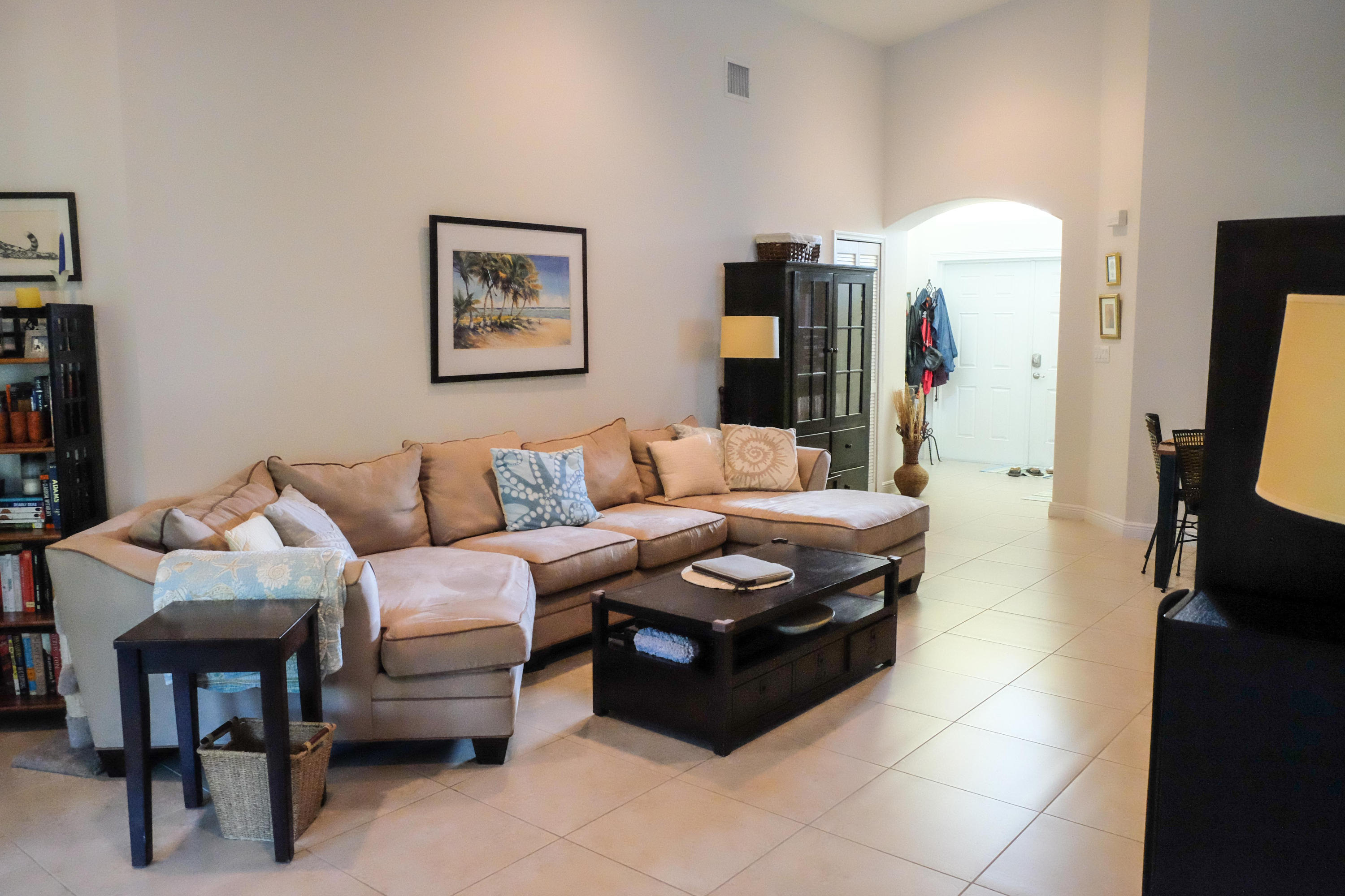 204 2nd Street Key Largo, FL 33037 - Photo 7 of 28 Main Living Room
