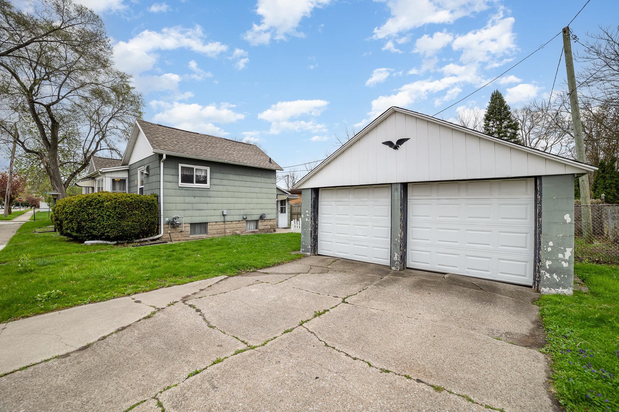704 24th Street Bay City, MI 48708 - Photo 17 of 20 Gallery Image 17