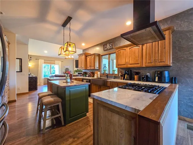 $695,000 | 674 Old Mill Road, Peabody, KS 66866