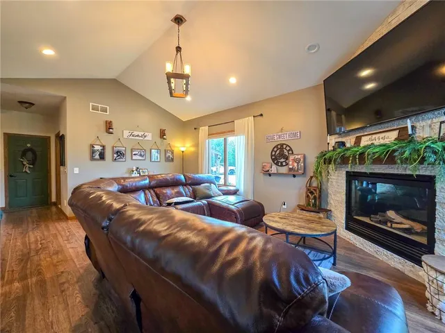 $695,000 | 674 Old Mill Road, Peabody, KS 66866