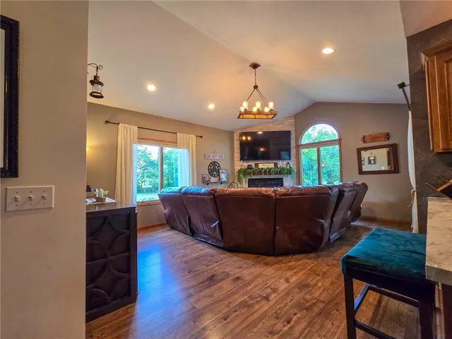 $695,000 | 674 Old Mill Road, Peabody, KS 66866