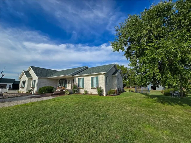 $695,000 | 674 Old Mill Road, Peabody, KS 66866