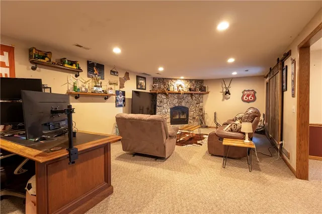 $695,000 | 674 Old Mill Road, Peabody, KS 66866