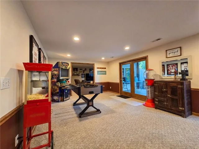 $695,000 | 674 Old Mill Road, Peabody, KS 66866