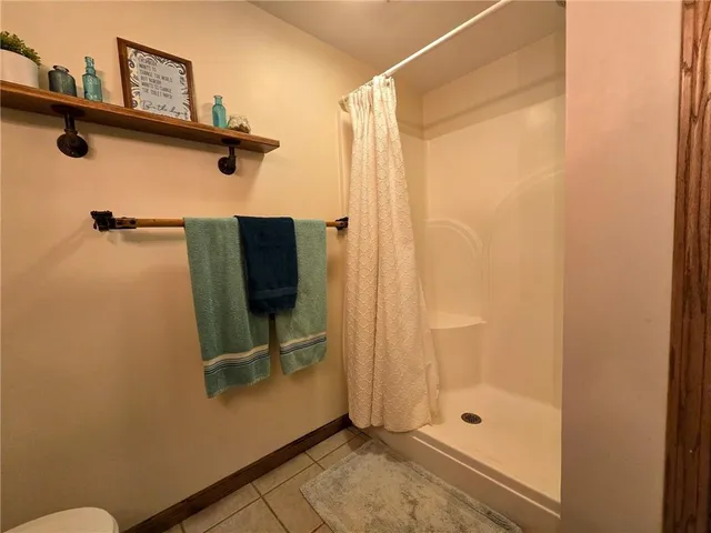 $695,000 | 674 Old Mill Road, Peabody, KS 66866