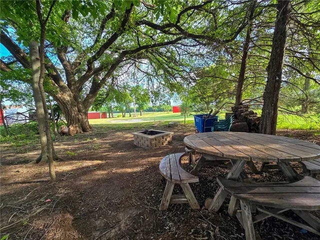 $695,000 | 674 Old Mill Road, Peabody, KS 66866