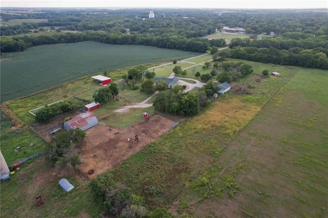 $695,000 | 674 Old Mill Road, Peabody, KS 66866