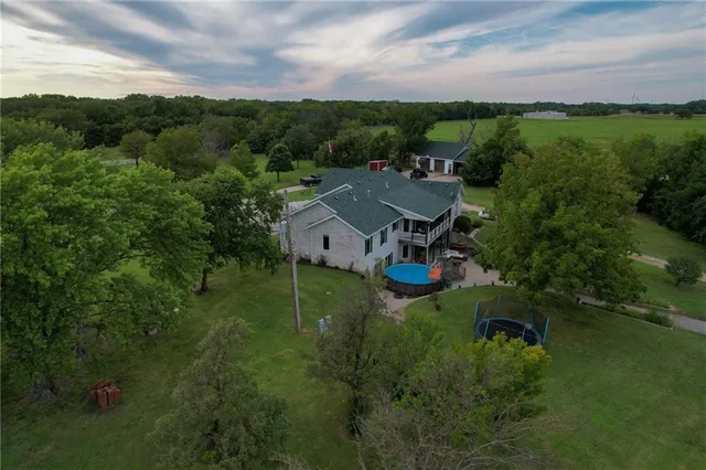 $695,000 | 674 Old Mill Road, Peabody, KS 66866