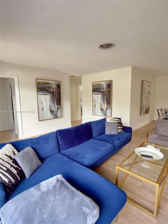 $610,000 | 560 Northeast 161st Street, Miami, FL 33162