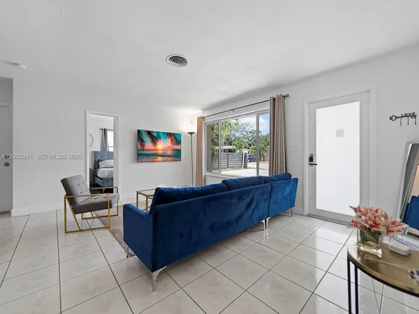 $610,000 | 560 Northeast 161st Street, Miami, FL 33162