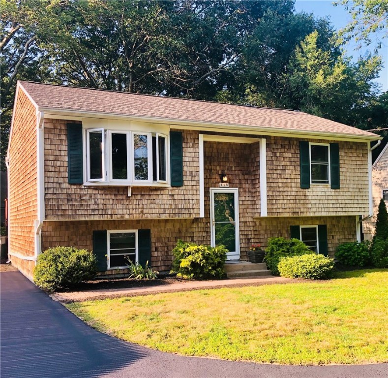 115 Old Pine Road Narragansett, RI 02882 - Photo 1 of 17 Gallery Image 1