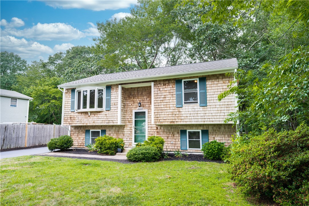 115 Old Pine Road Narragansett, RI 02882 - Photo 2 of 17 Gallery Image 2