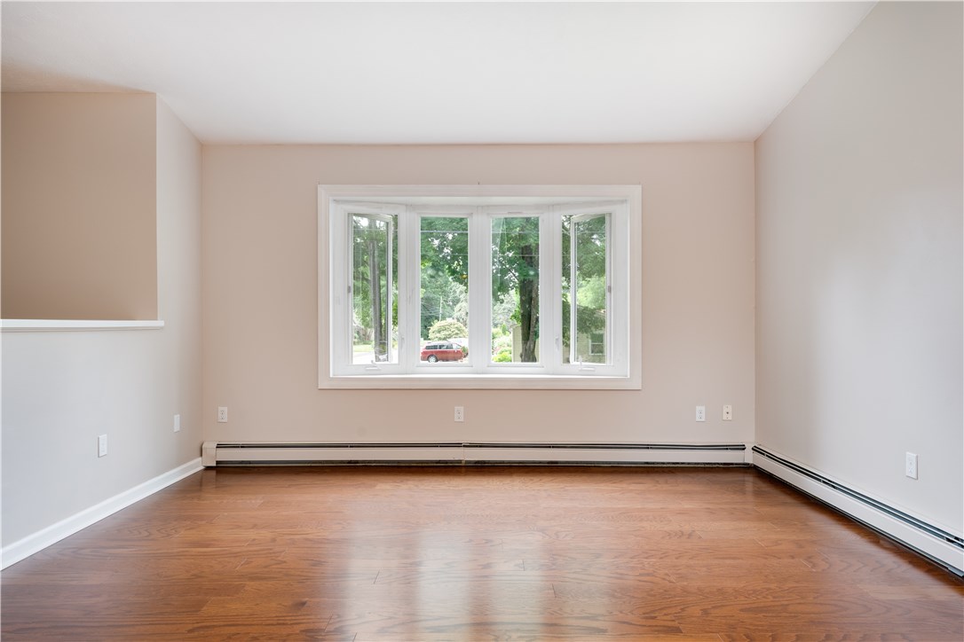 115 Old Pine Road Narragansett, RI 02882 - Photo 8 of 17 Gallery Image 8