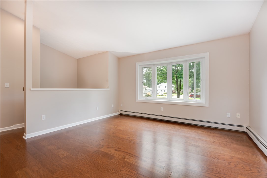 115 Old Pine Road Narragansett, RI 02882 - Photo 9 of 17 Gallery Image 9
