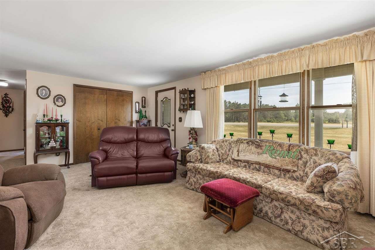 1580 West Isabella Road Midland, MI 48640 - Photo 25 of 34 Living Room