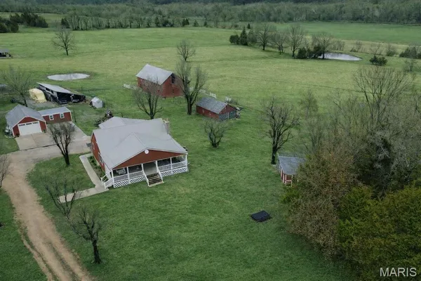 $750,000 | 9081-9085 West Red Oak Road, Rosebud, MO 63091