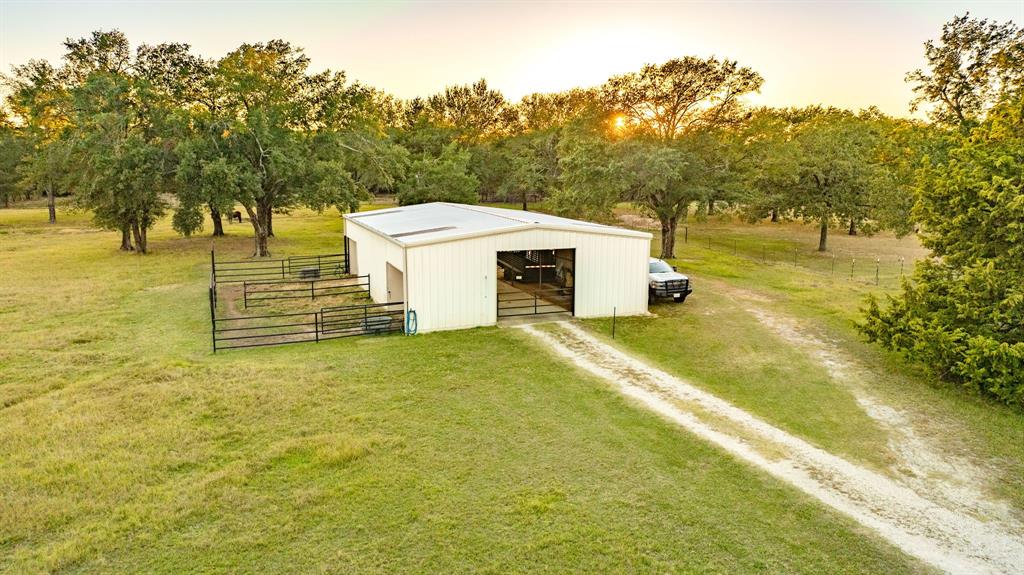 2592 Meadow Way Kaufman, TX 75142 - Photo 34 of 40 a view of a indoor swimming pool