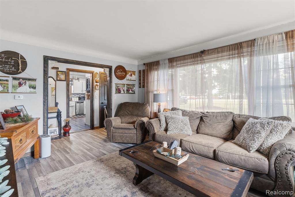 8403 Miller Road Swartz Creek, MI 48473 - Photo 10 of 37