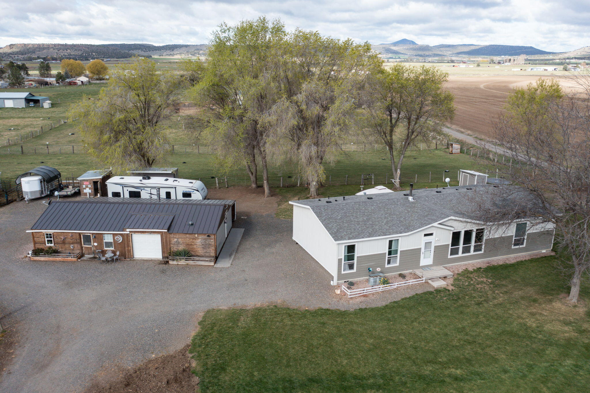 7651 Edwards Road Prineville, OR 97754 - Photo 9 of 54 2026_04_02_7651_NE_Edwards_Rd_Pv_drone-2