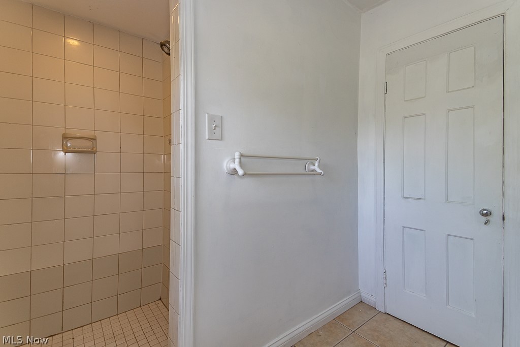 3129 Keswick Road Cleveland, OH 44120 - Photo 25 of 28