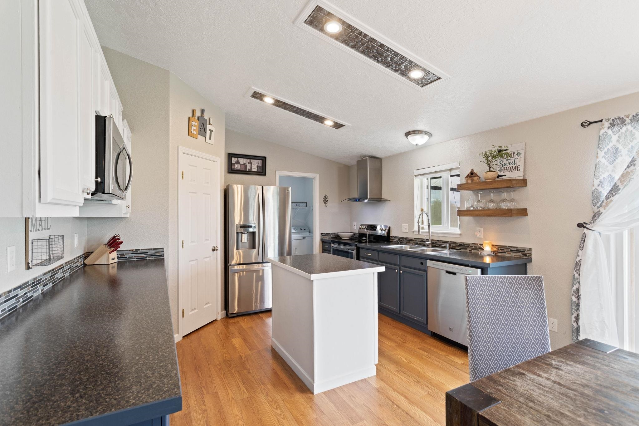 6215 North Stateline Road Newman Lake, WA 99025 - Photo 12 of 41