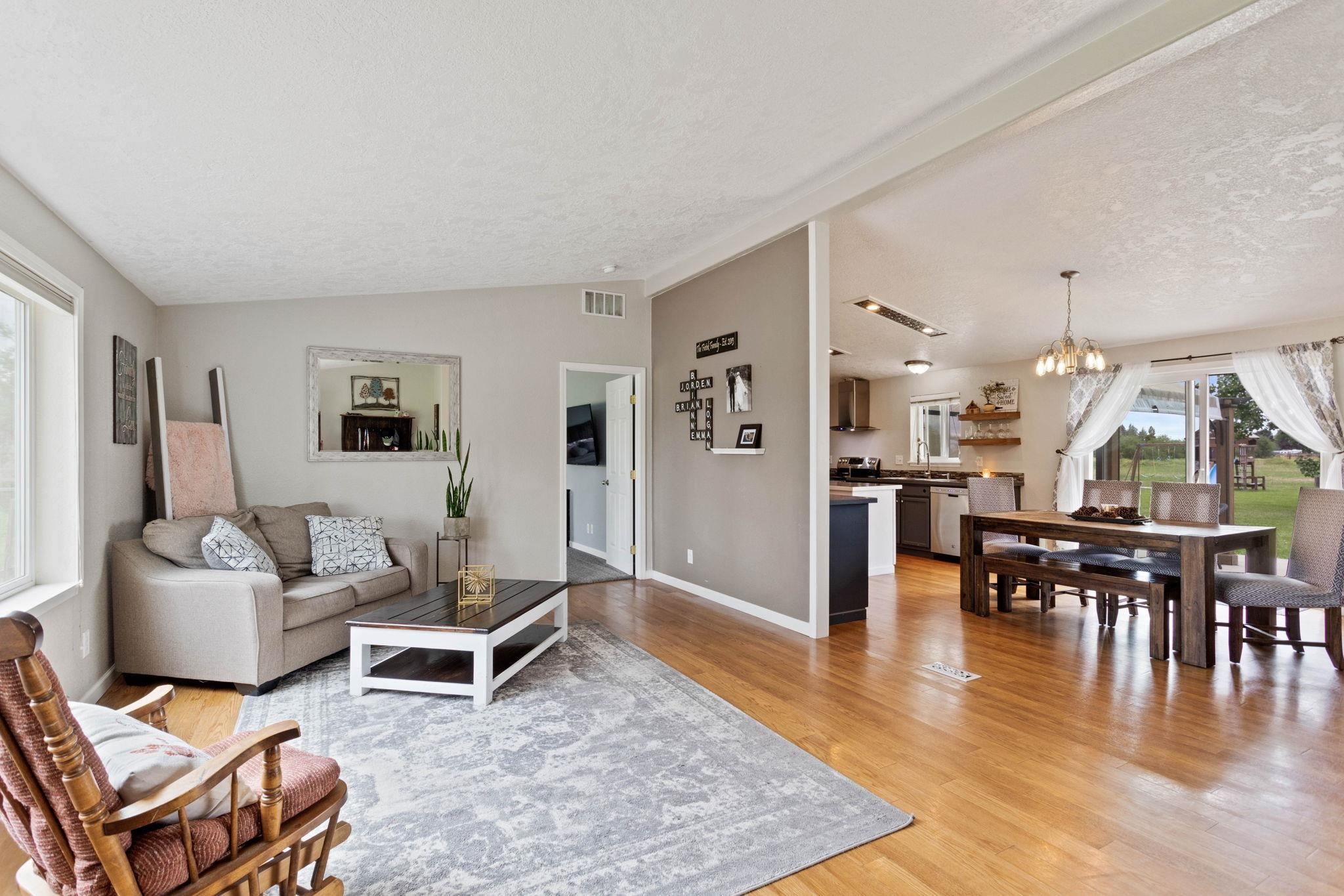 6215 North Stateline Road Newman Lake, WA 99025 - Photo 16 of 41