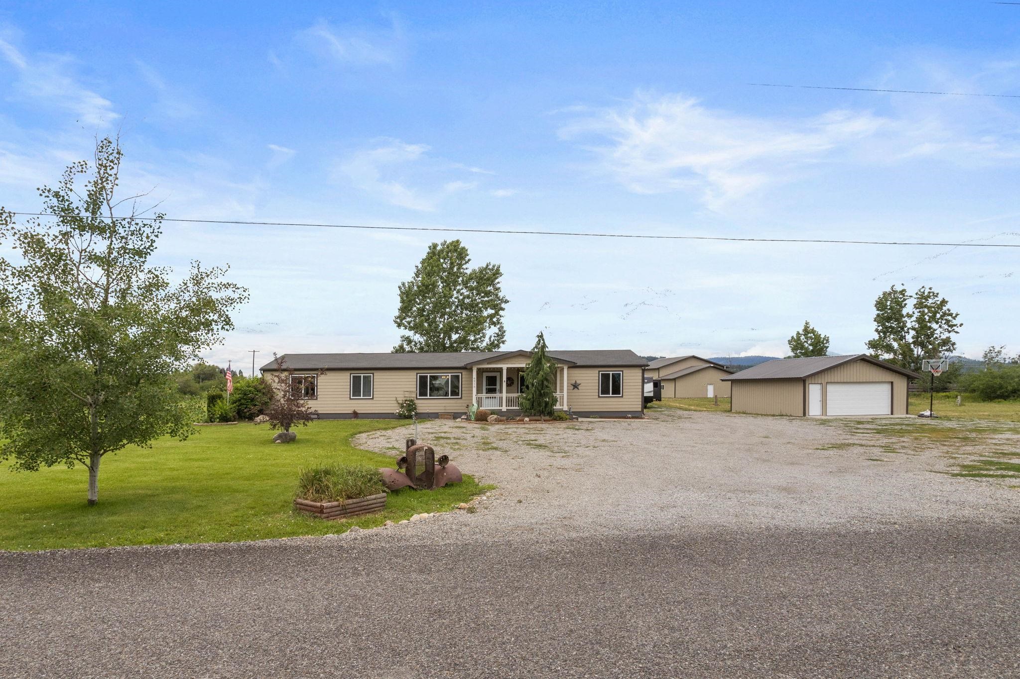 6215 North Stateline Road Newman Lake, WA 99025 - Photo 2 of 41