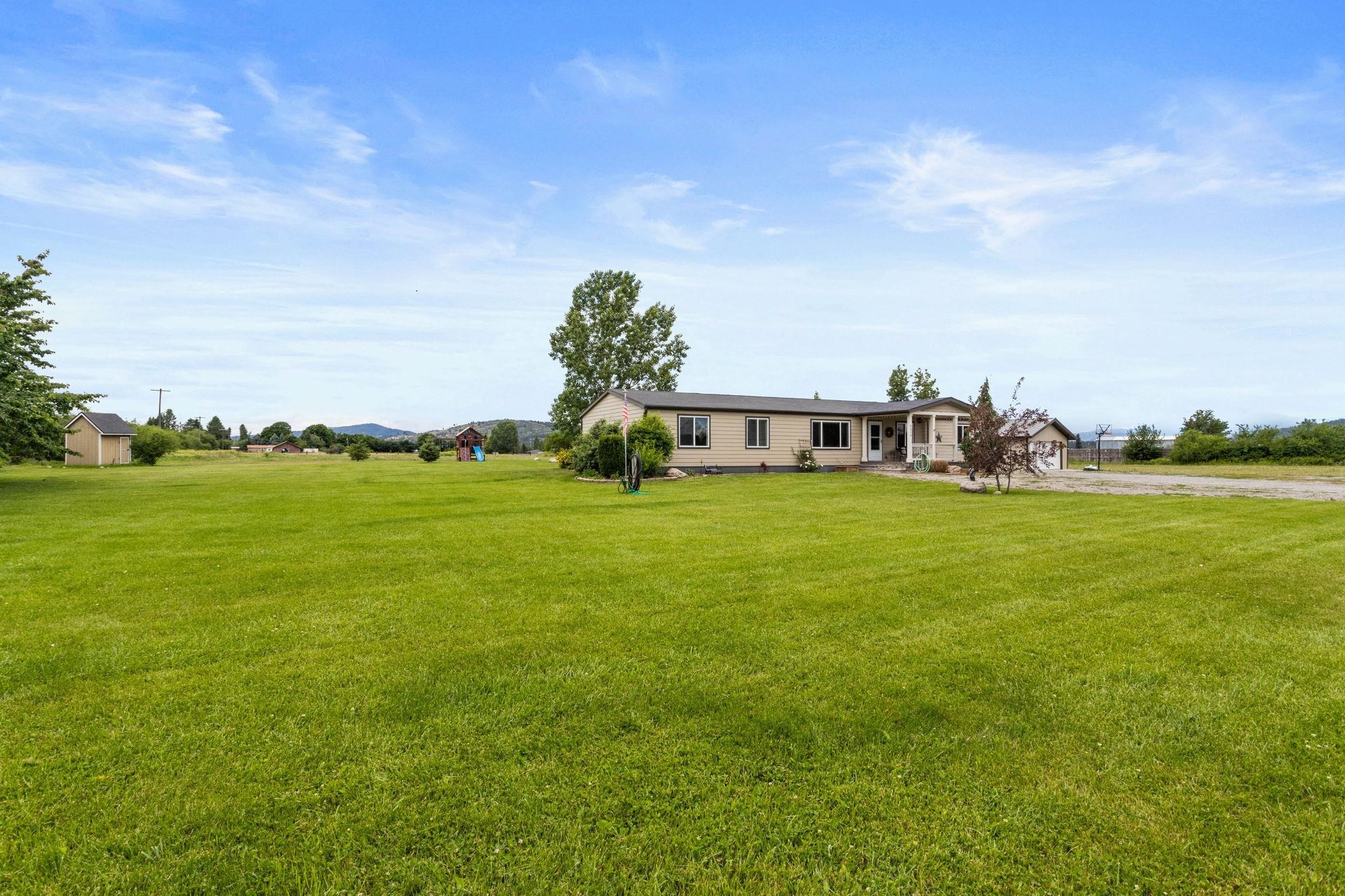 6215 North Stateline Road Newman Lake, WA 99025 - Photo 3 of 41