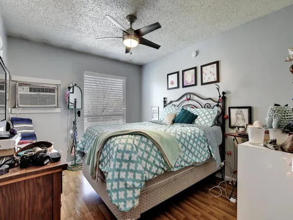 $1,000 | 5012 Duval Street, Unit 107, Austin, TX 78751