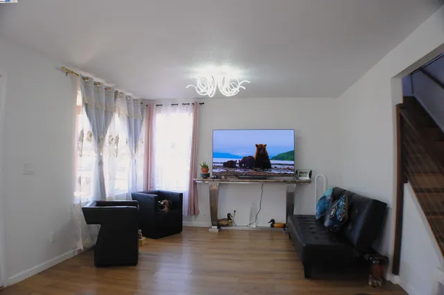 $750,000 | 10468 West Court, Oakland, CA 94603