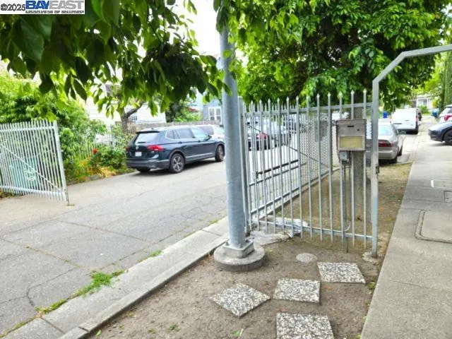 $750,000 | 10468 West Court, Oakland, CA 94603