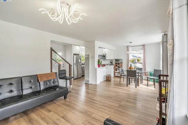 $750,000 | 10468 West Court, Oakland, CA 94603