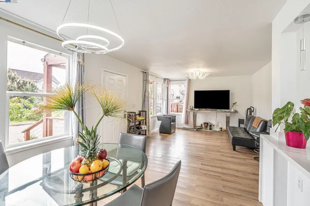 $750,000 | 10468 West Court, Oakland, CA 94603