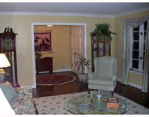 156 Boxfield Road Upper St. Clair, PA 15241 - Photo 2 of 8 Gallery Image 2