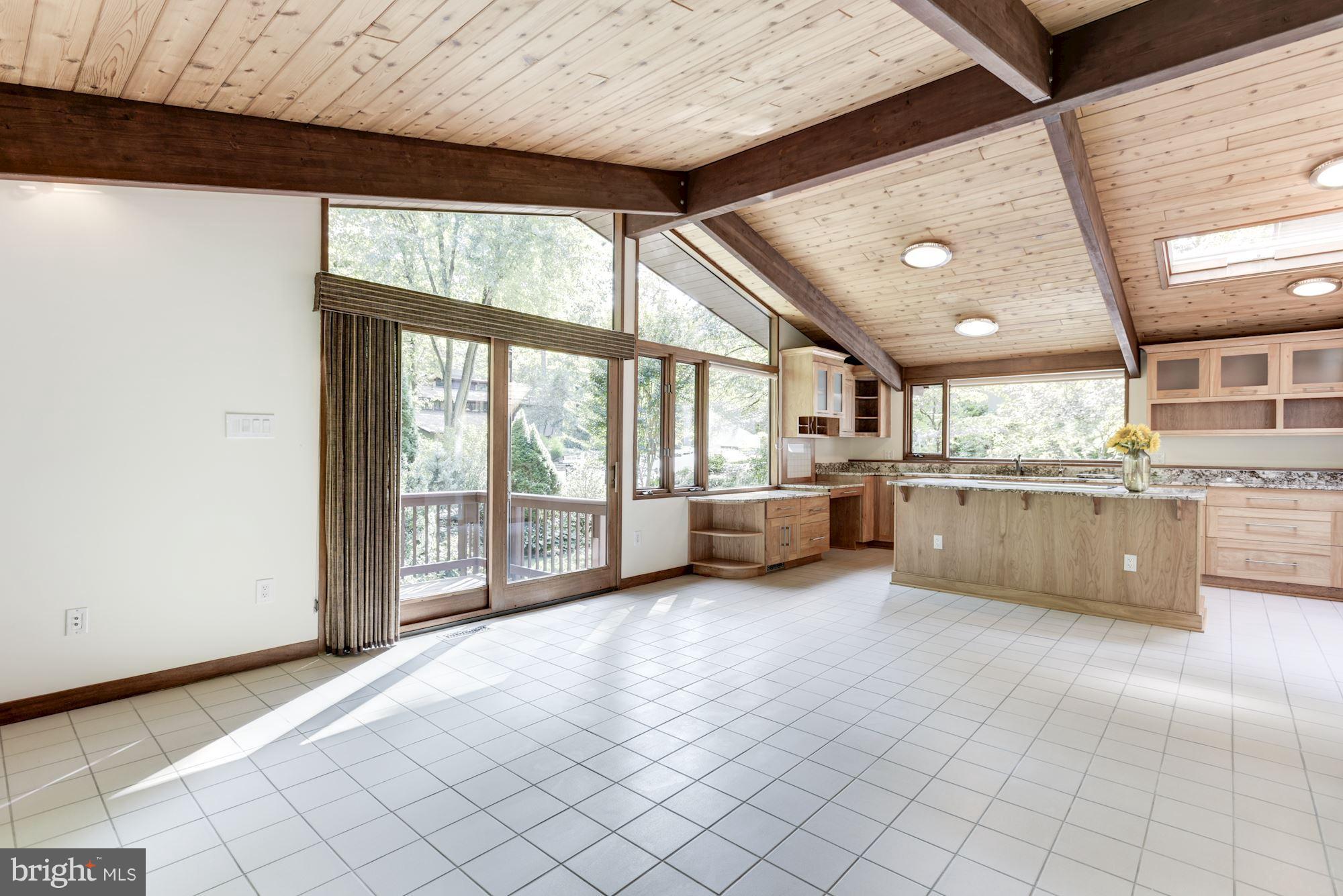 1583 North Village Road Reston, VA 20194 - Photo 12 of 30 Interior (General)