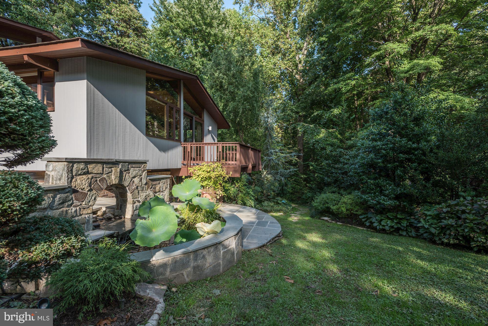 1583 North Village Road Reston, VA 20194 - Photo 3 of 30 Exterior (Rear)