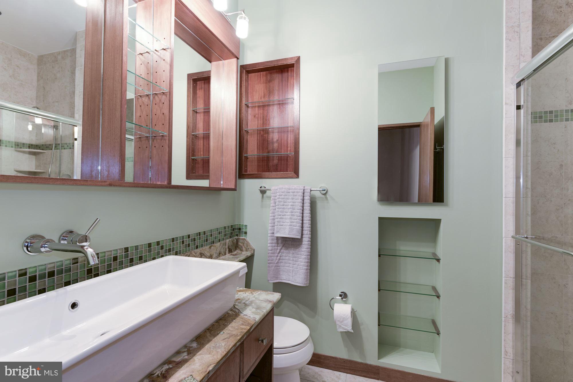 1583 North Village Road Reston, VA 20194 - Photo 24 of 30 Bath