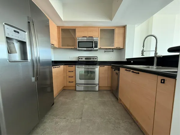 $2,100 | 140 South Dixie Highway, Unit 915, Hollywood, FL 33020
