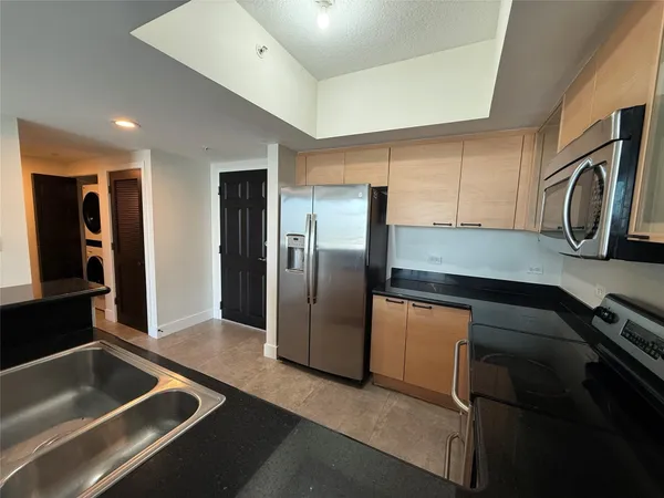 $2,100 | 140 South Dixie Highway, Unit 915, Hollywood, FL 33020