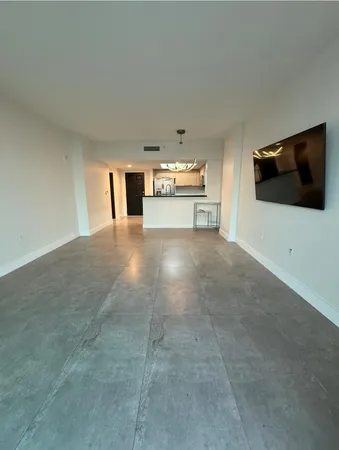 $2,100 | 140 South Dixie Highway, Unit 915, Hollywood, FL 33020