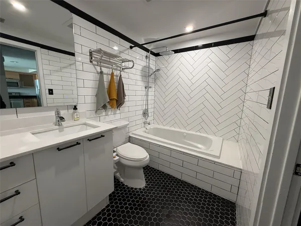 $2,100 | 140 South Dixie Highway, Unit 915, Hollywood, FL 33020