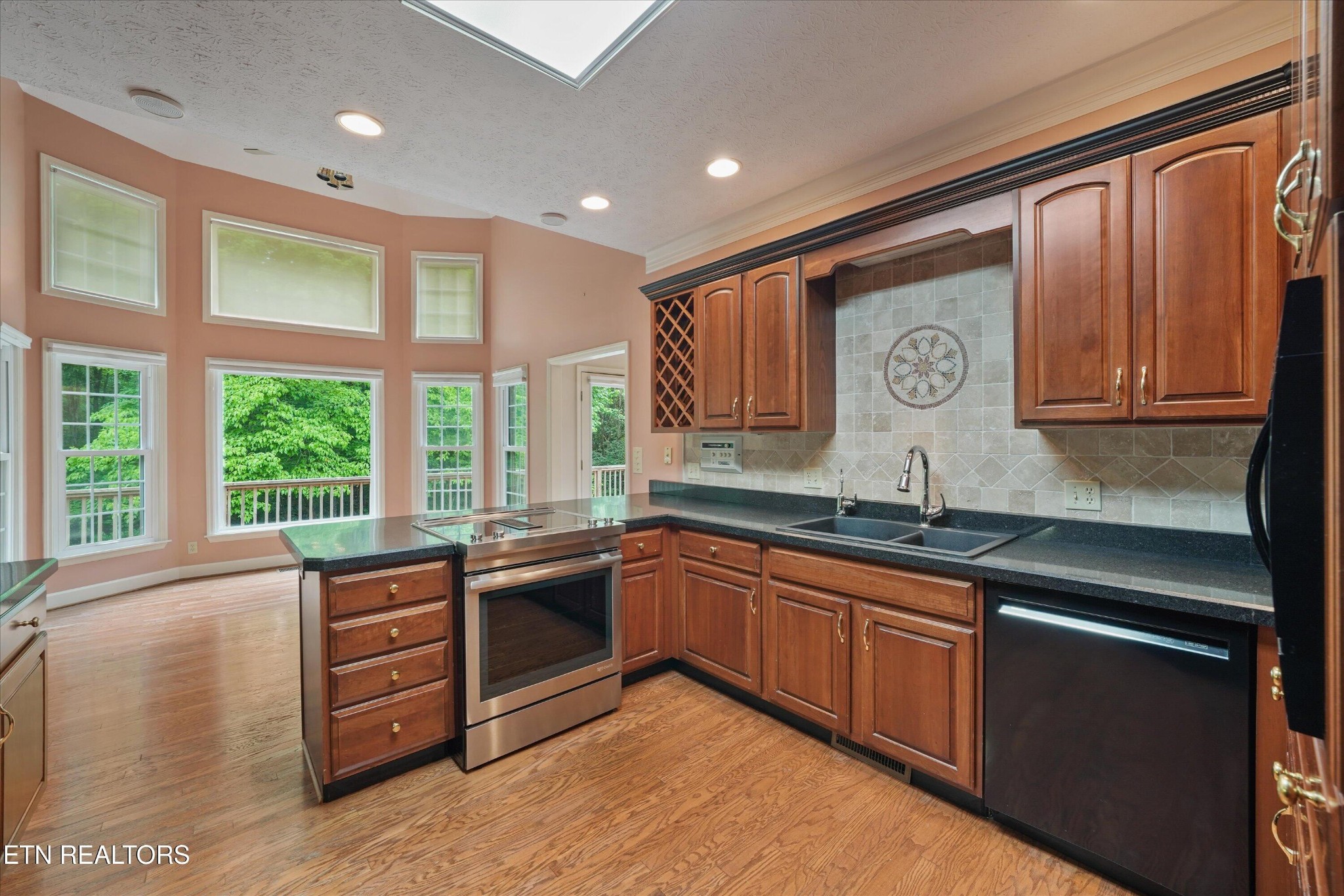 104 Emory Lane Oak Ridge, TN 37830 - Photo 8 of 38 Gallery Image 8