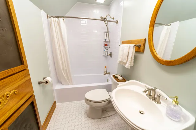 $269,900 | 915 North Avenue, Sheboygan, WI 53083