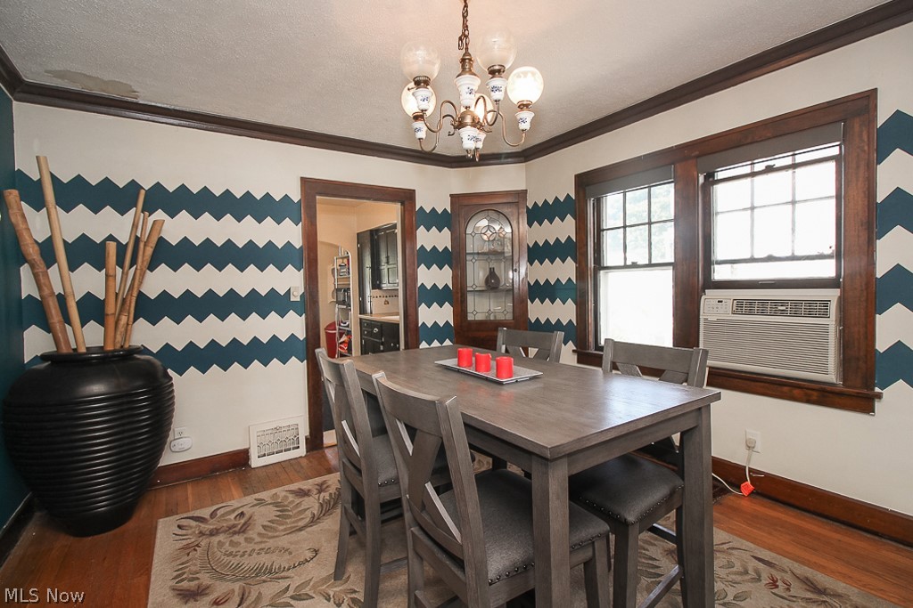 7814 Jameson Road Parma, OH 44129 - Photo 5 of 17