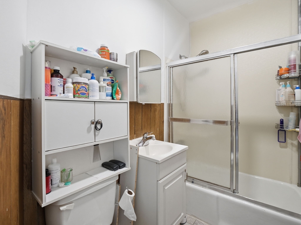 89 Gage Street Worcester, MA 01605 - Photo 9 of 41