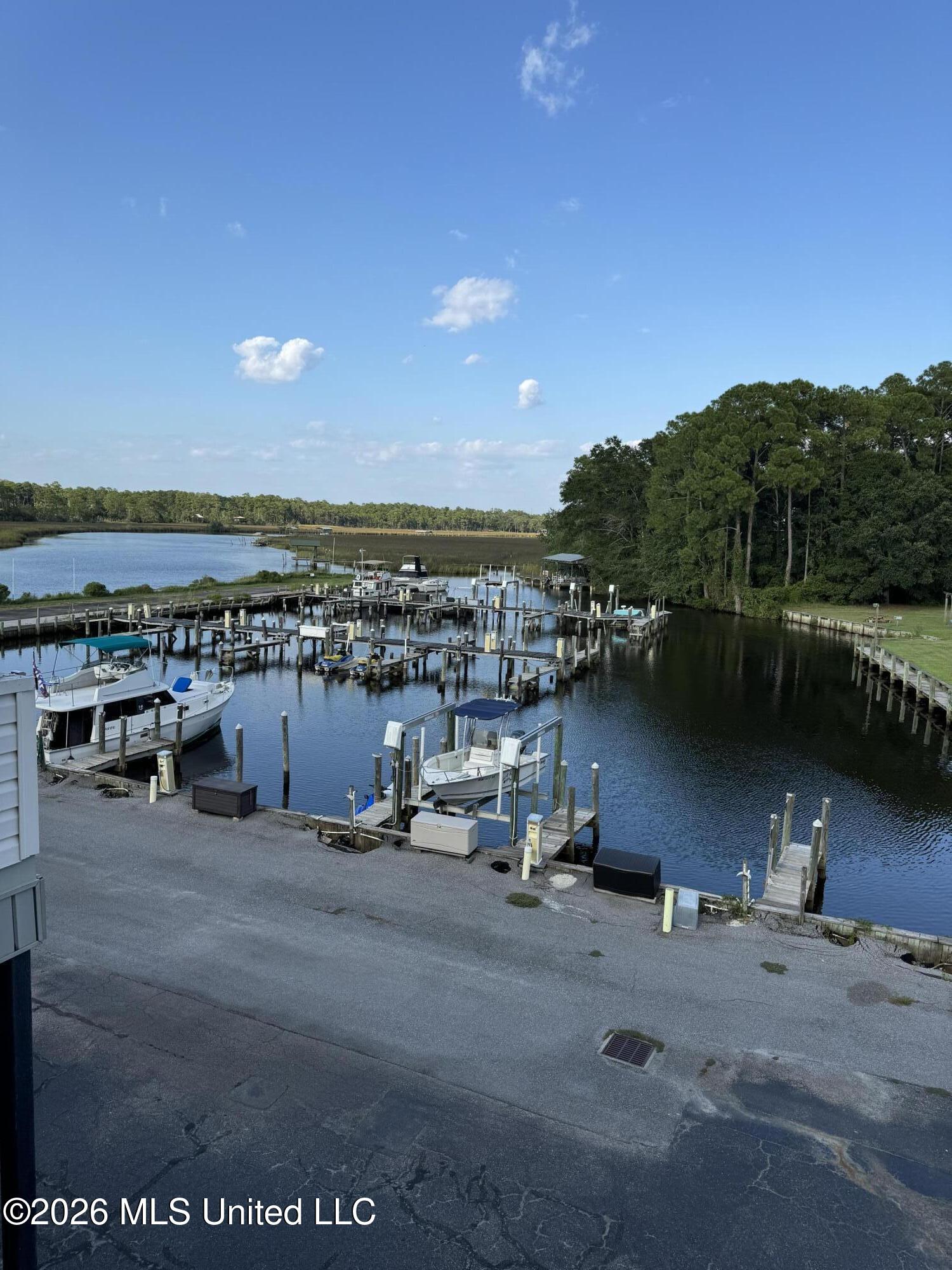 3230 Cumberland Road, Unit 213 Ocean Springs, MS 39564 - Photo 11 of 32 IMG_6567