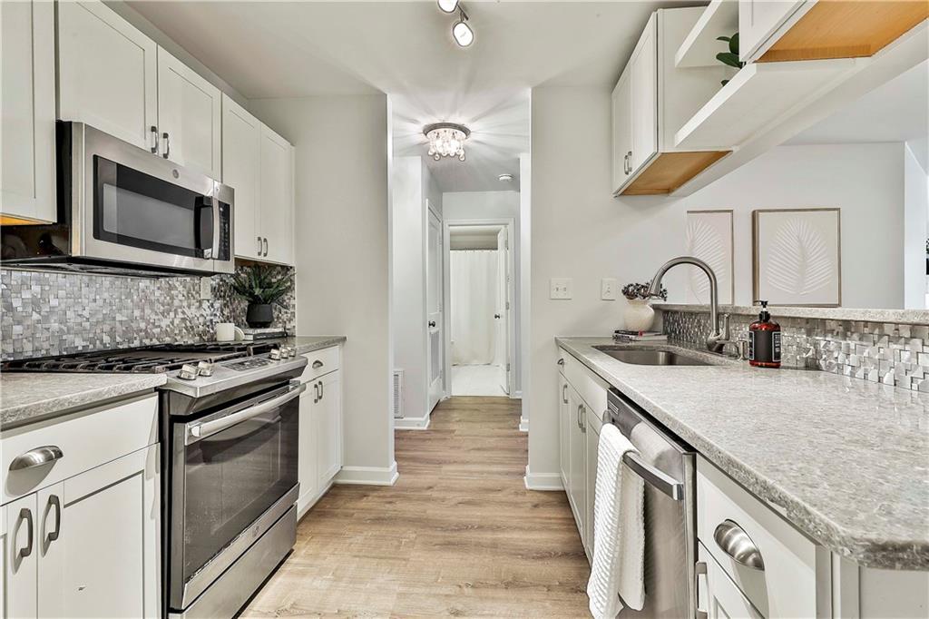 1029 North Jamestown Road Decatur, GA 30033 - Photo 12 of 36