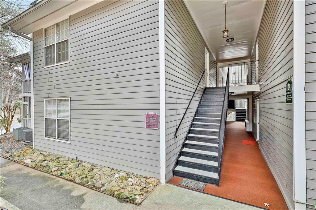 1029 North Jamestown Road Decatur, GA 30033 - Photo 4 of 36