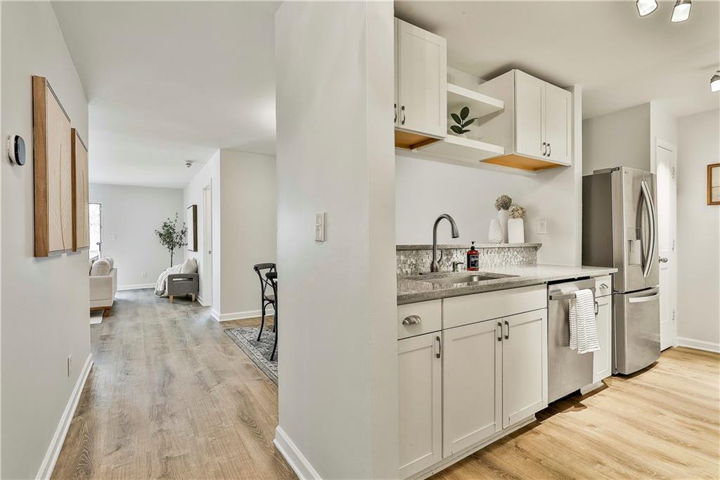 1029 North Jamestown Road Decatur, GA 30033 - Photo 9 of 36