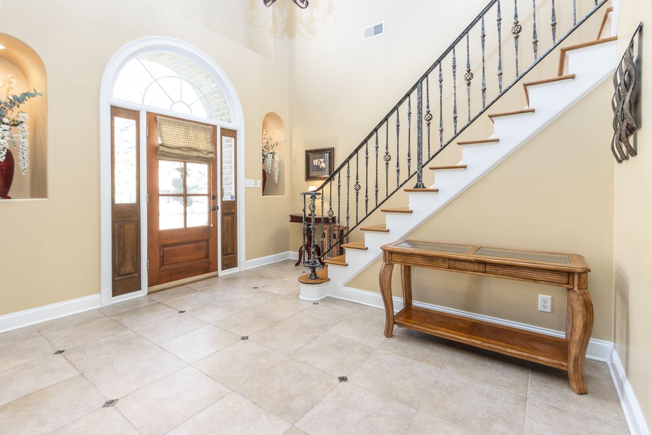 1085 Summer Spring Road Collierville, TN 38017 - Photo 2 of 25